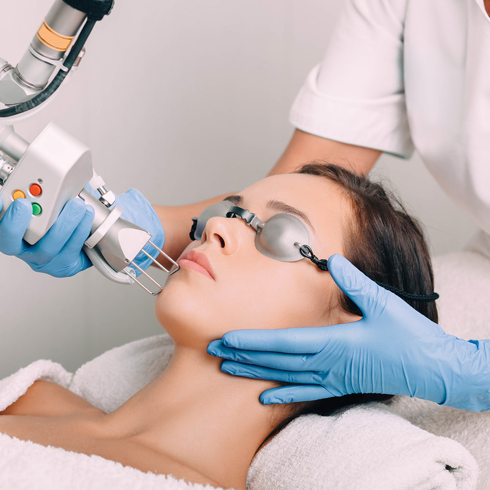 Le Docteur Harroch vous propose l'épilation au laser tout  phototype, le laser vasculaire , la réjuvénation du visage et le remodelage du corps à Toulouse